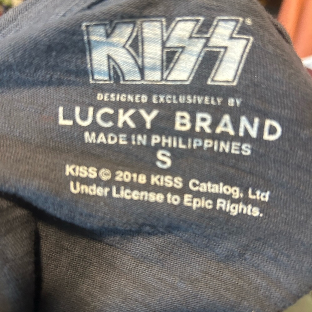 Lucky Brand x KISS Lace-Up Side Muscle Tank - Picture 5 of 5